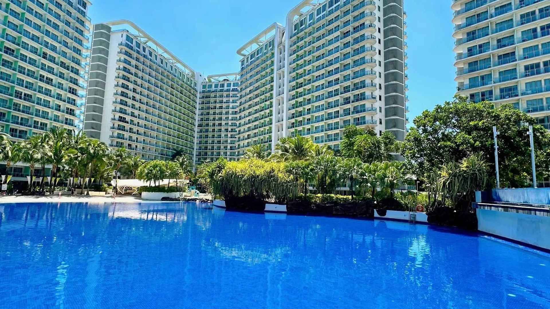 Arya'S Staycation - Azure Paranaque City