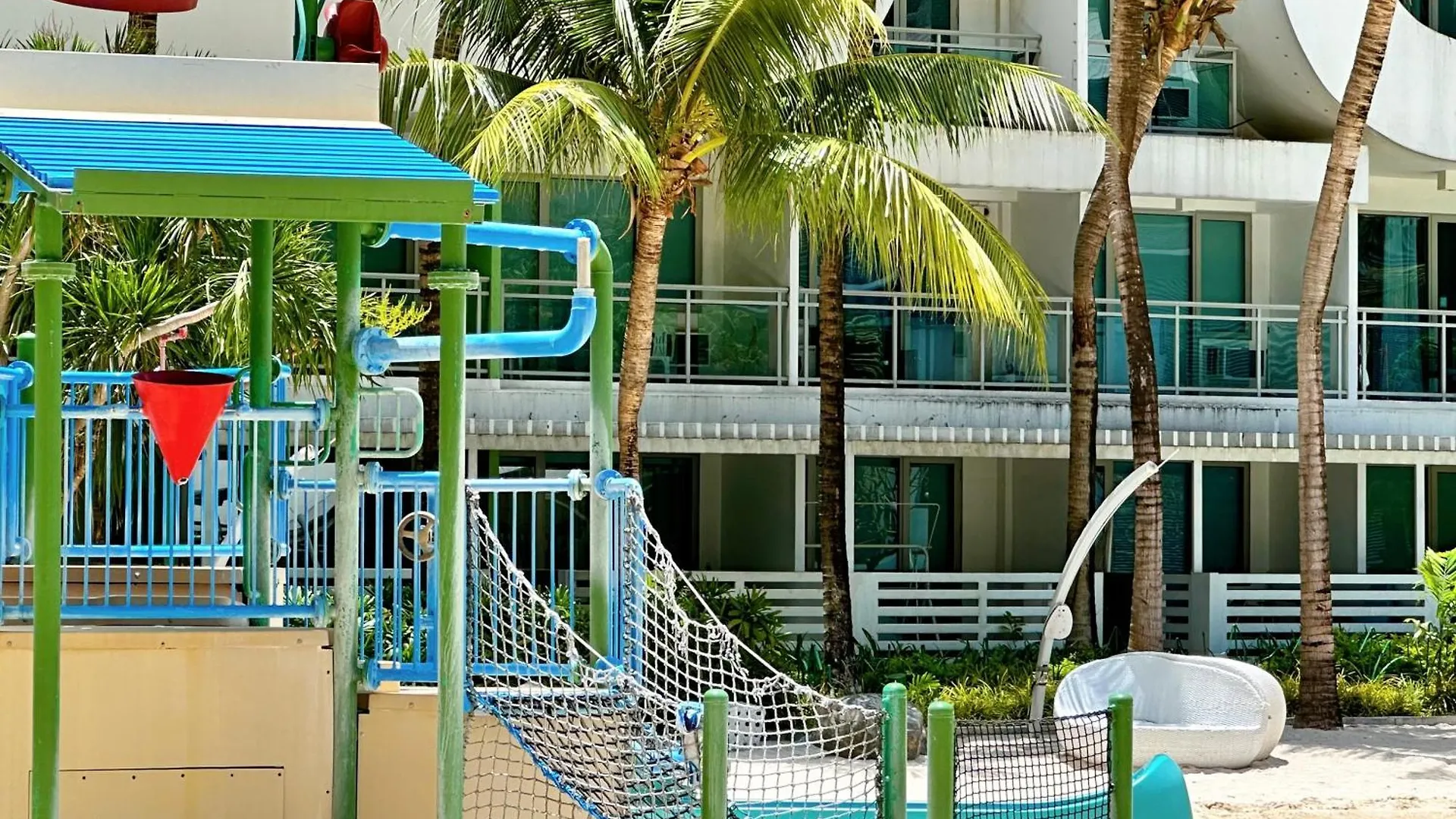 Arya'S Staycation - Azure Paranaque City Resort